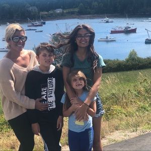 Meet your Posher, Leyla